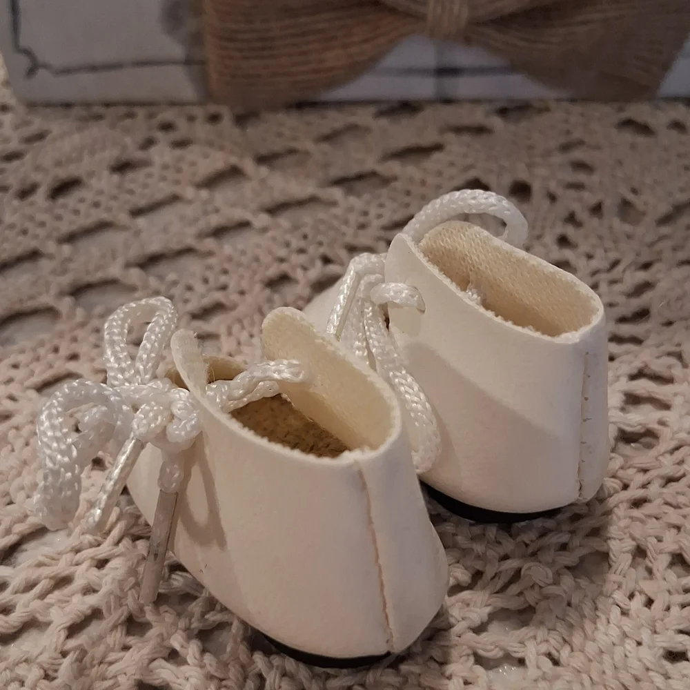 Vintage Cream-Colored Leatherette Lace-Up Shoes Booties for Small Dolls